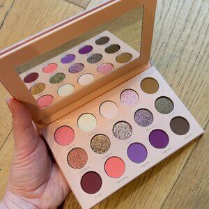 Glaminatrix Cosmetics Rich Romantic eyeshadow palette